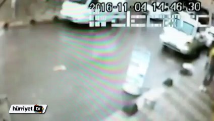 Esnaf, soygunculara çekiç ve sopayla karşı koydu