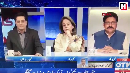 Canlı yayında yorumcunun sandalyesi kırıldı