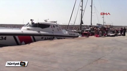 Çanakkale'de yolcu gemisi kaçak dolu bota çarptı