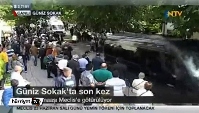 NTV spikerinin canlı yayında zor anları