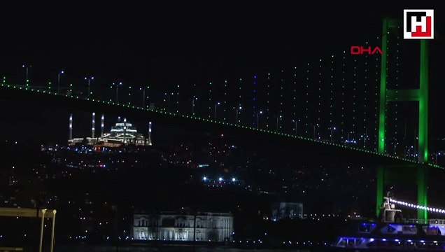 Çamlıca Camii'ndeki ışık testleri görsel şölen oluşturdu