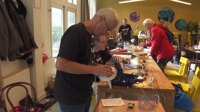 بدل رميها في القمامة.. مقهى لإصلاح الأدوات الكهربائية في هولندا