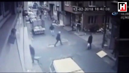 İstanbul’da sokak ortasında silahlı çatışma