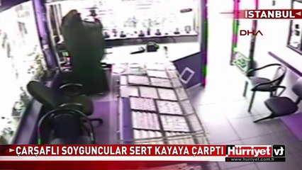 ÇARŞAFLI SOYGUNCULAR SERT KAYAYA ÇARPTI