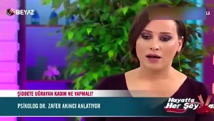 Seyircilerin kavgası sunucuyu şoke etti