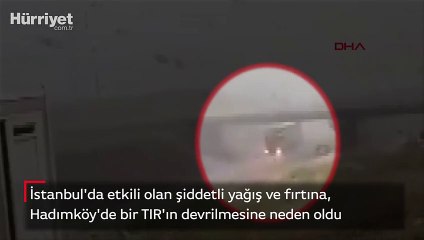 Seyir halindeki TIR, rüzgarın etkisiyle böyle devrildi