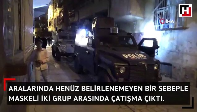 Maskeli iki grup çatıştı