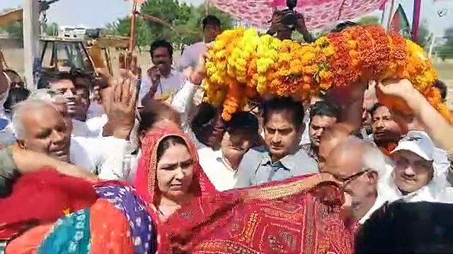 पूर्व मुख्यमंत्री वसुंधरा राजे पहुंची सीकर, कार्यकर्ताओं ने जगह- जगह किया स्वागत