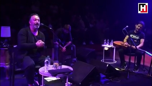 Cem Yılmaz’dan kahkaha attıran Teoman sorusu