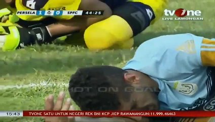 Takım arkadaşı ile çarpışan kaleci hayatını kaybetti