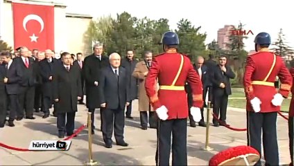 Meclis'te tören... Atatürk Anıtı'na çelenk koyuldu