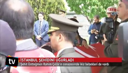 Minik ikizlerin şehit babaya son bakışı