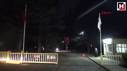 Sarar çifti, evinde rehin alınarak soyuldu