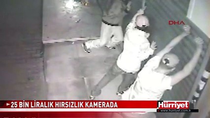 SULTANGAZİ'DEKİ 25 BİN LİRALIK HIRSIZLIK KAMERADA