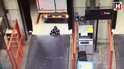 Dorse ile rampa arasına sıkışan işçi öldü