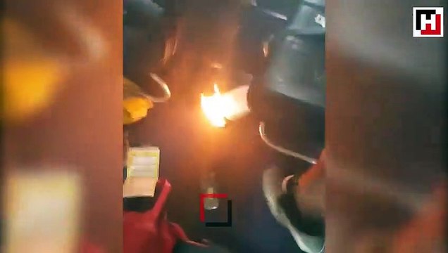 Uçakta taşınabilir pilden şarj olan cep telefonu alev aldı