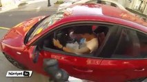 Rusya’da yere çöp atanları cezalandıran motorcu kız