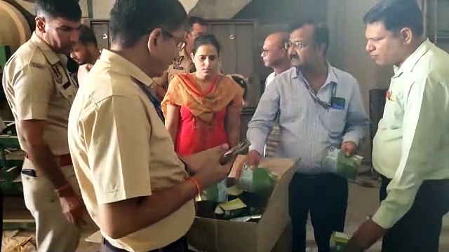 जयपुर में बड़ी संख्या में पकड़ा गया सरस व अन्य कपंनियों का नकली घी, पुलिस ने आरोपी को हिरासत में लिया