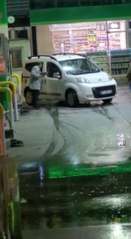 AKARYAKIT İSTASYONUNDA POMPALI DEHŞETİ