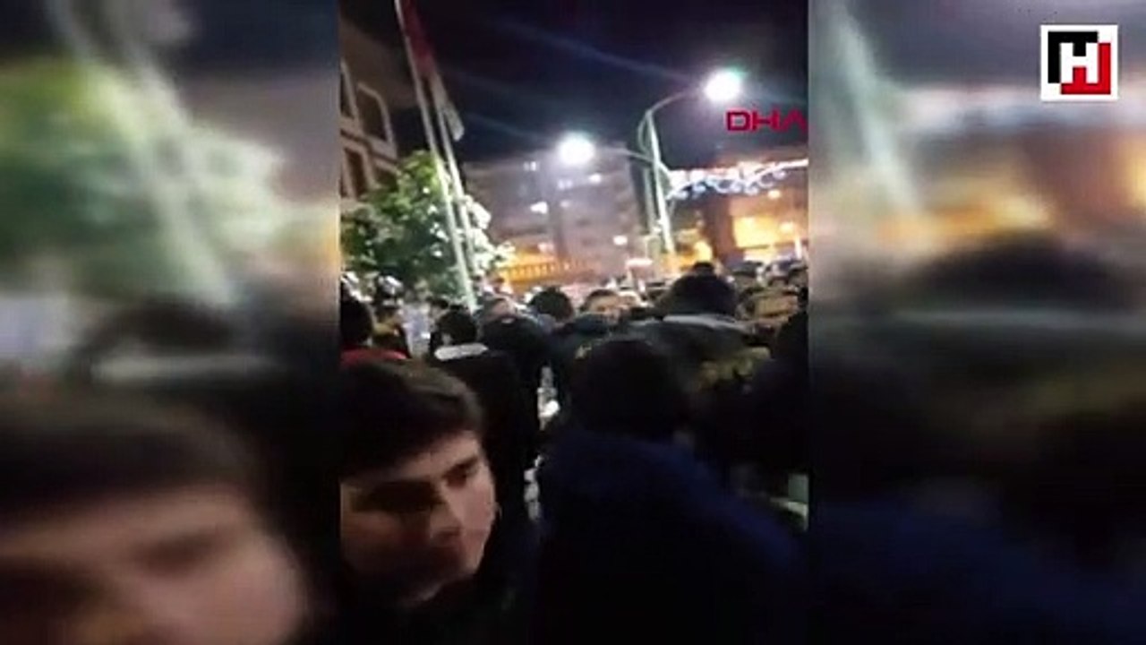 Cezaevi firarisinin genç kızı taciz ettiği iddiası, ilçeyi sokağa döktü