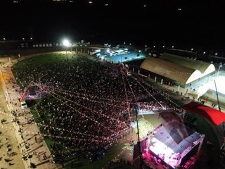 İngiltere'nin "Gitmeyin" uyarısı yaptığı ilimizdeki konsere 20 bin kişi katıldı