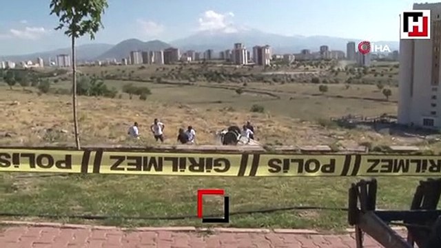 Çarparak uçuruma yuvarladığı araçtaki şahsı öldürdü