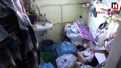 Cihangir'de deniz manzaralı çöp ev