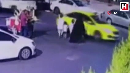 Yola atlayan küçük çocuğu halk otobüsü ezdi