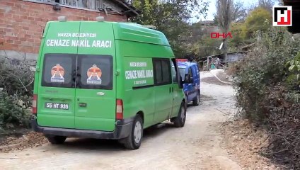 Bıçak çeken oğlunu öldürdü