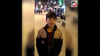 Yanık sesiyle izleyenleri kendine hayran bıraktı!