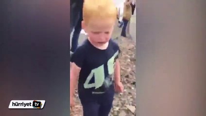 İlk defa Moto GP yarışlarını izleyen küçük çocuğun heyecanı