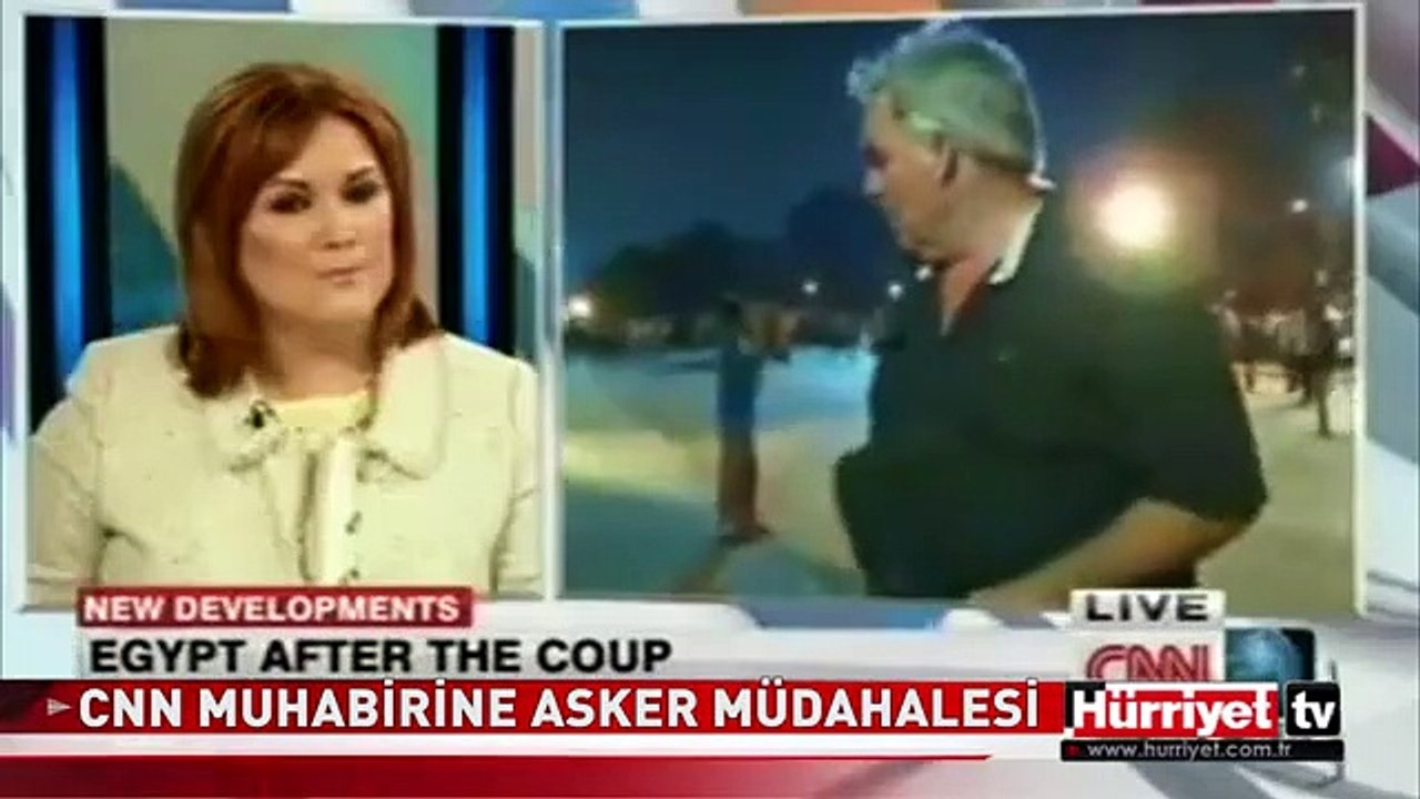 CNN MUHABİRİNE CANLI YAYINDA MÜDAHALE