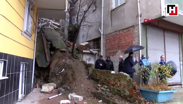 Kağıthane'de bir binanın istinat duvarında çökme