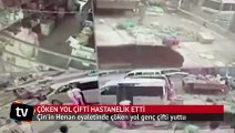 Çin'de çöken yol çifti yuttu