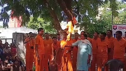 एसडीआरएफ ने दिया आपात परिस्थितियों से बचने का प्रशिक्षण