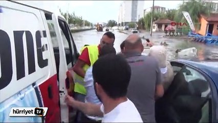 Çorum'da sel hayatı felç etti