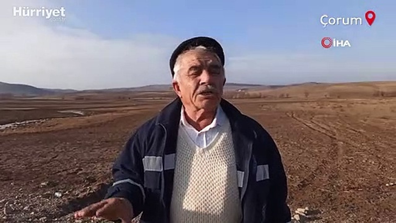 Korkutan görüntü...İbrahim köyü göleti kuraklık nedeniyle kıyıdan yaklaşık 100 metre çekildi