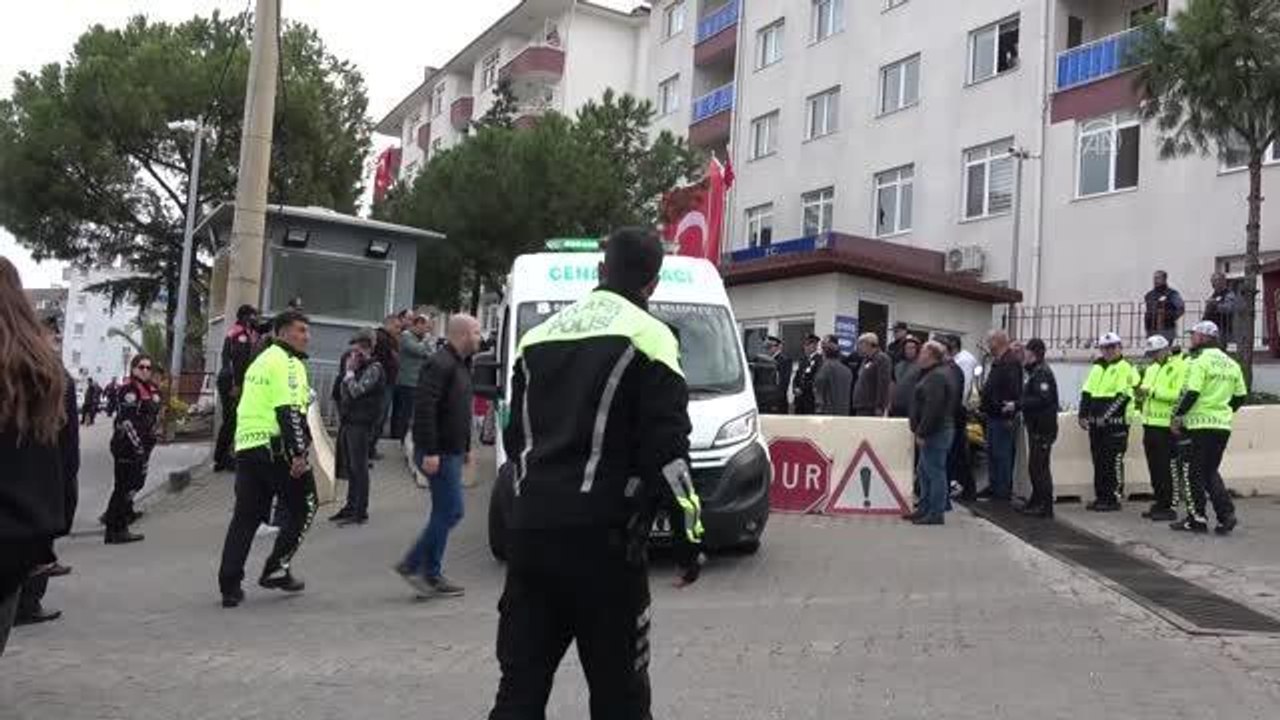 Son dakika haberleri! BALIKESİR - Ayvalık'ta hayatını kaybeden polis memuru için tören düzenlendi
