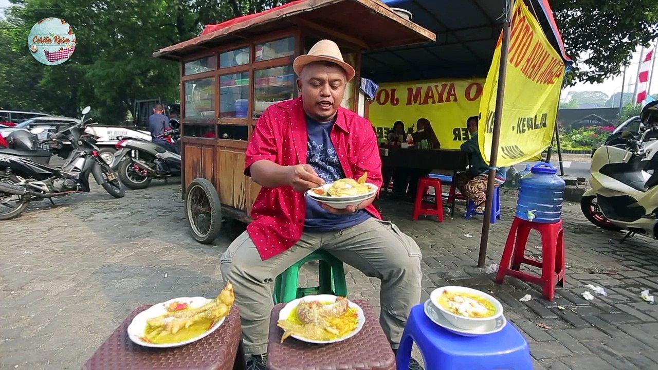 Cekernya Jumbo!! Soto Ayam Jogja Pak De, Jualan di Pinggir Jalan Daerah Jakarta Timur