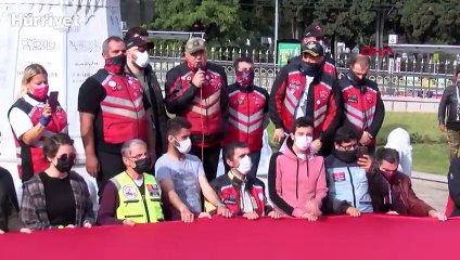 Yüzlerce motosikletli köprüyü geçerek şehitliğe gitti