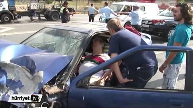 D-100'de zincirleme kaza hamile kadın şoka girdi