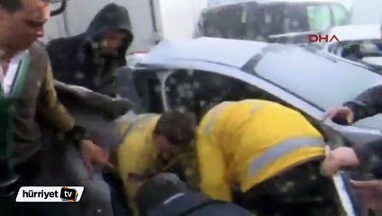 İstanbul'da kaza, TEM Otoyolu kapandı