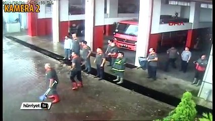 Giresun'da dev dalgalar itfaiyeyi de vurdu