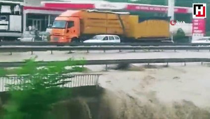 Kocaeli- Sakarya karayolu trafiğe kapandı