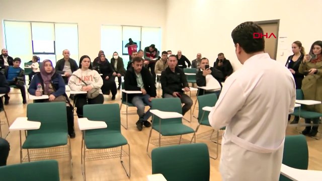 6 madencinin tedavi gördüğü hastanenin başhekimi hasta yakınlarına bilgi verdi