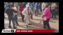 Yaşlı adamın dans gösterisi izlenme rekorları kırdı