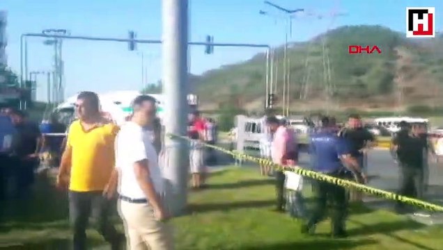 Öğrenci servis minibüsü ile kamyon çarpıştı: 22 yaralı