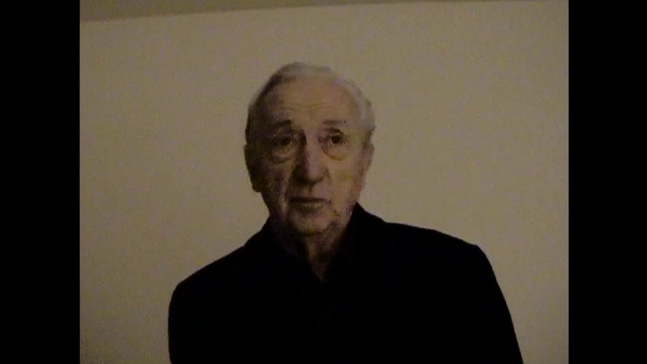 Pierre Soulages poses for Klaus Guingand.