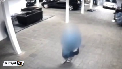 Polis soyguncu Türk'ü arıyor