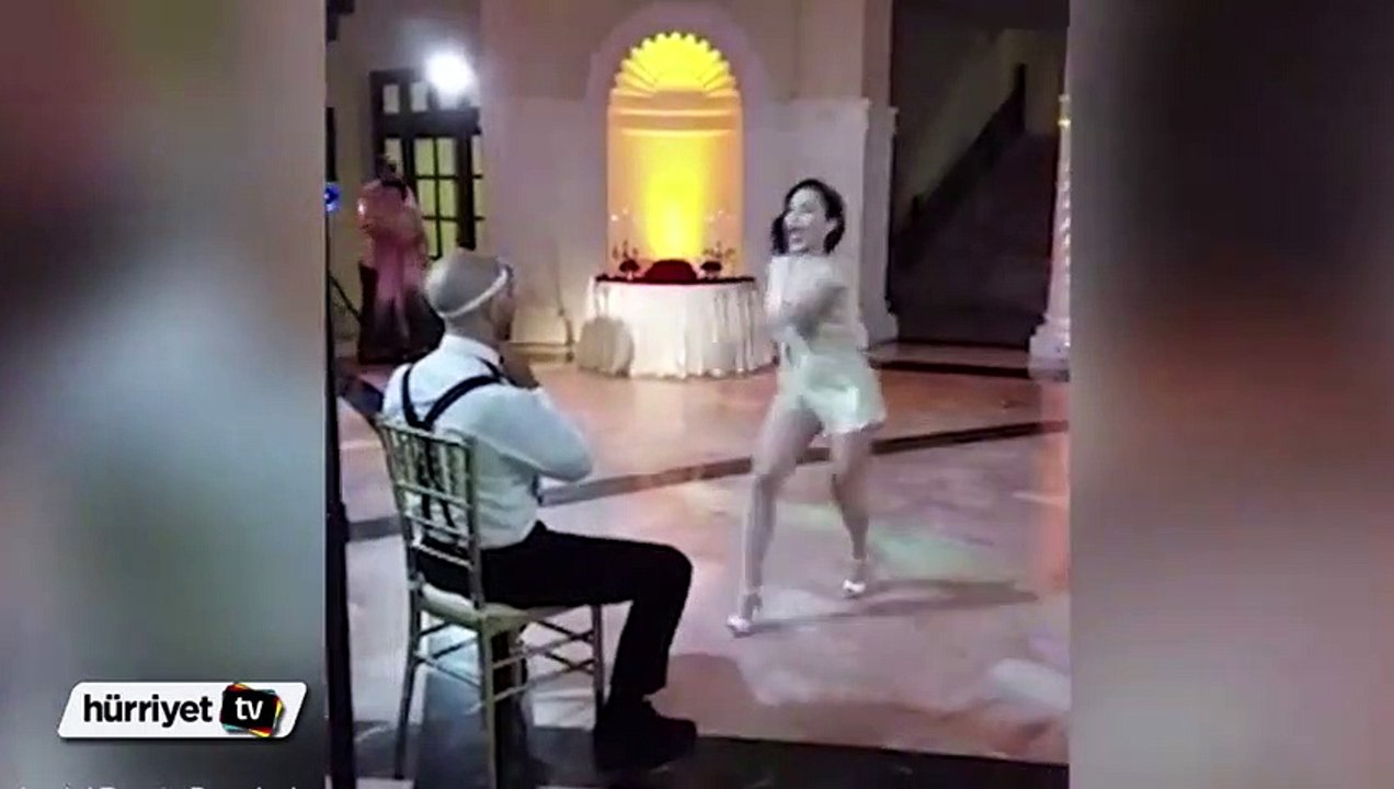 Gelinden damada dans şov